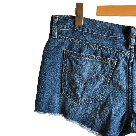 Levi’s Studded Cutoff Denim Shorts Size 31 - Picture 6 of 12